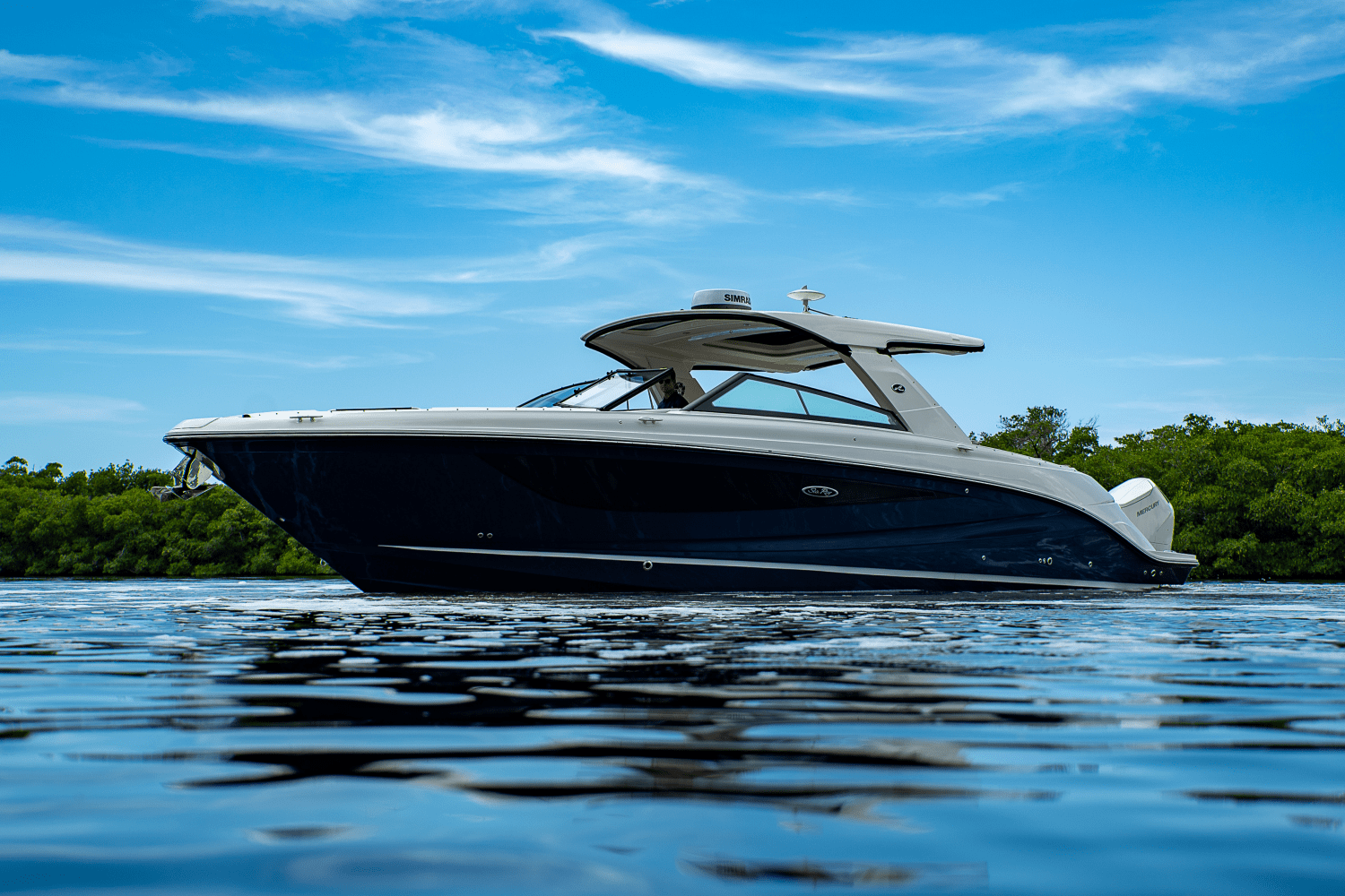 2025 Sea Ray SLX 400 Outboard Image Thumbnail #2