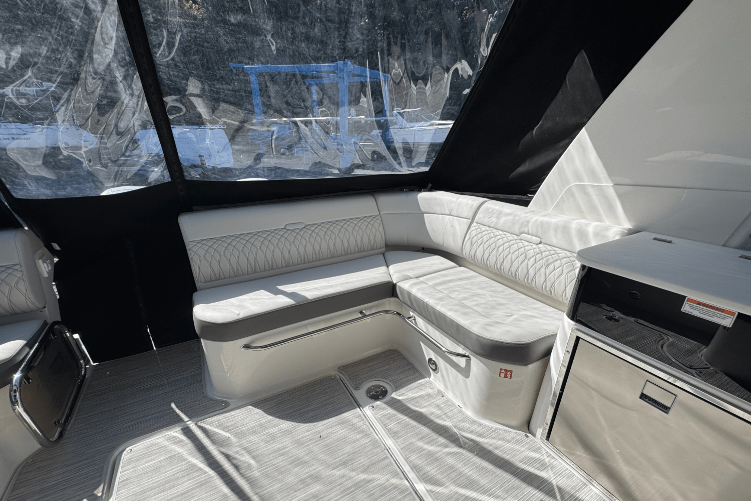 2025 Sea Ray Sundancer 370 Outboard Image Thumbnail #6