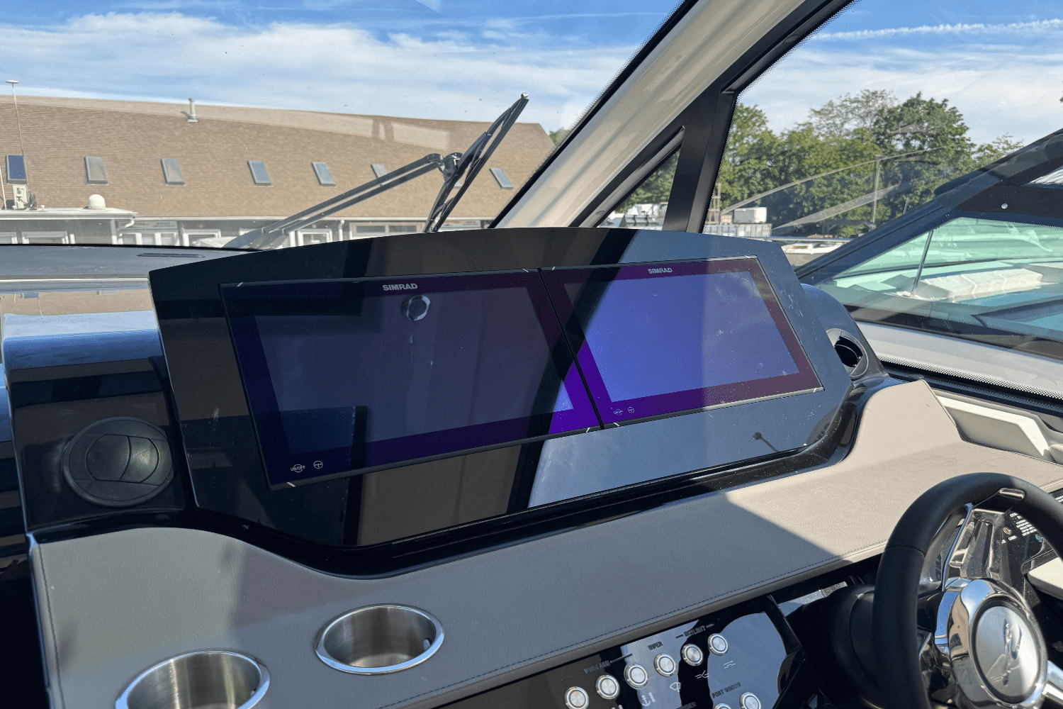 2025 Sea Ray Sundancer 370 Outboard Image Thumbnail #19