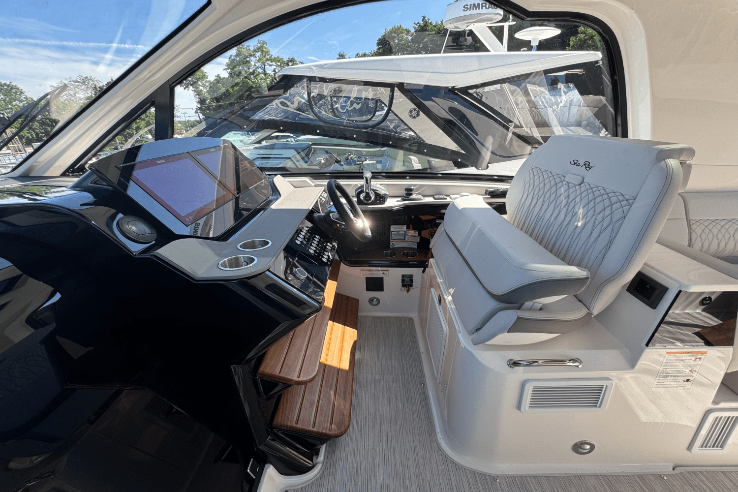 2025 Sea Ray Sundancer 370 Outboard Image Thumbnail #13