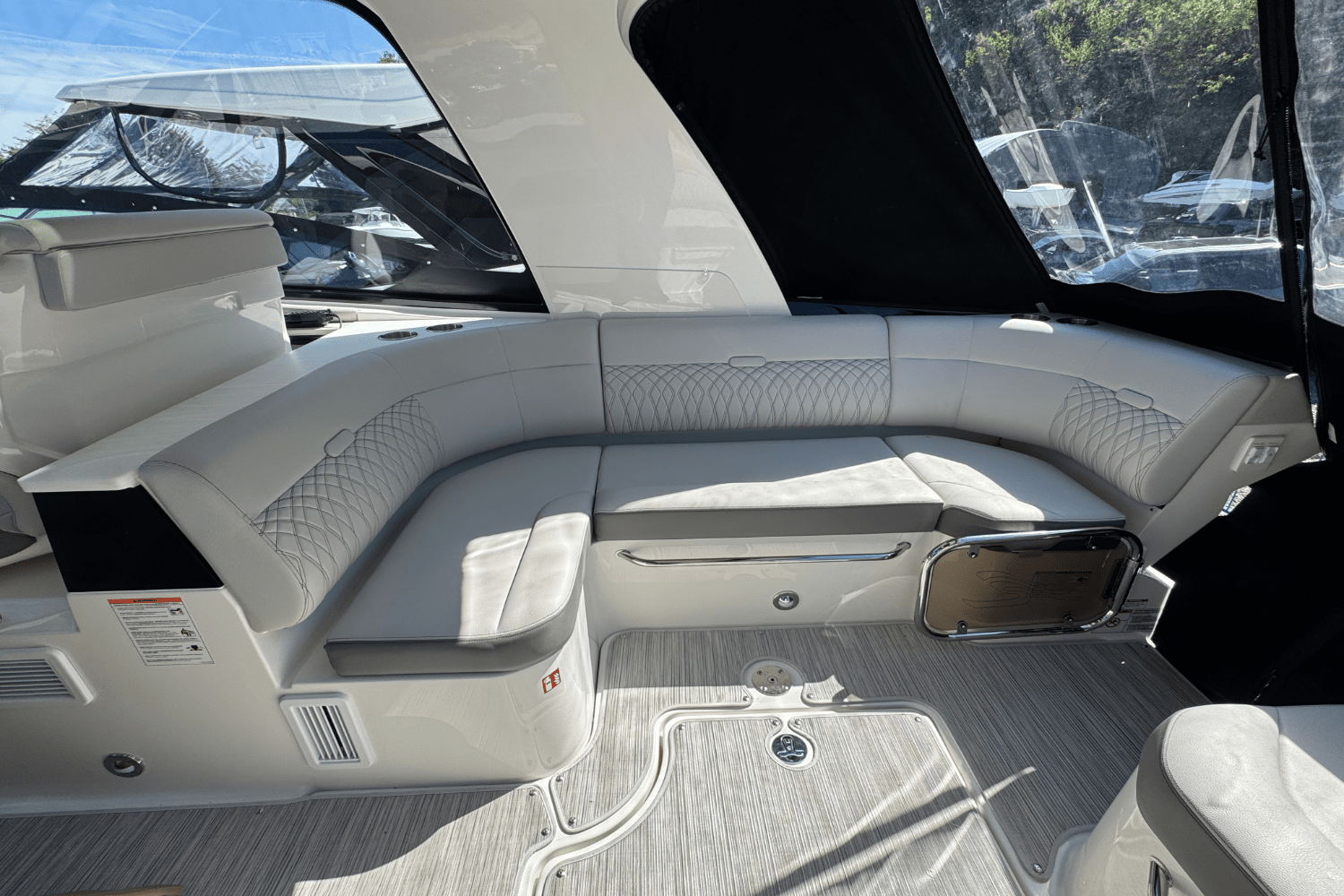 2025 Sea Ray Sundancer 370 Outboard Image Thumbnail #8
