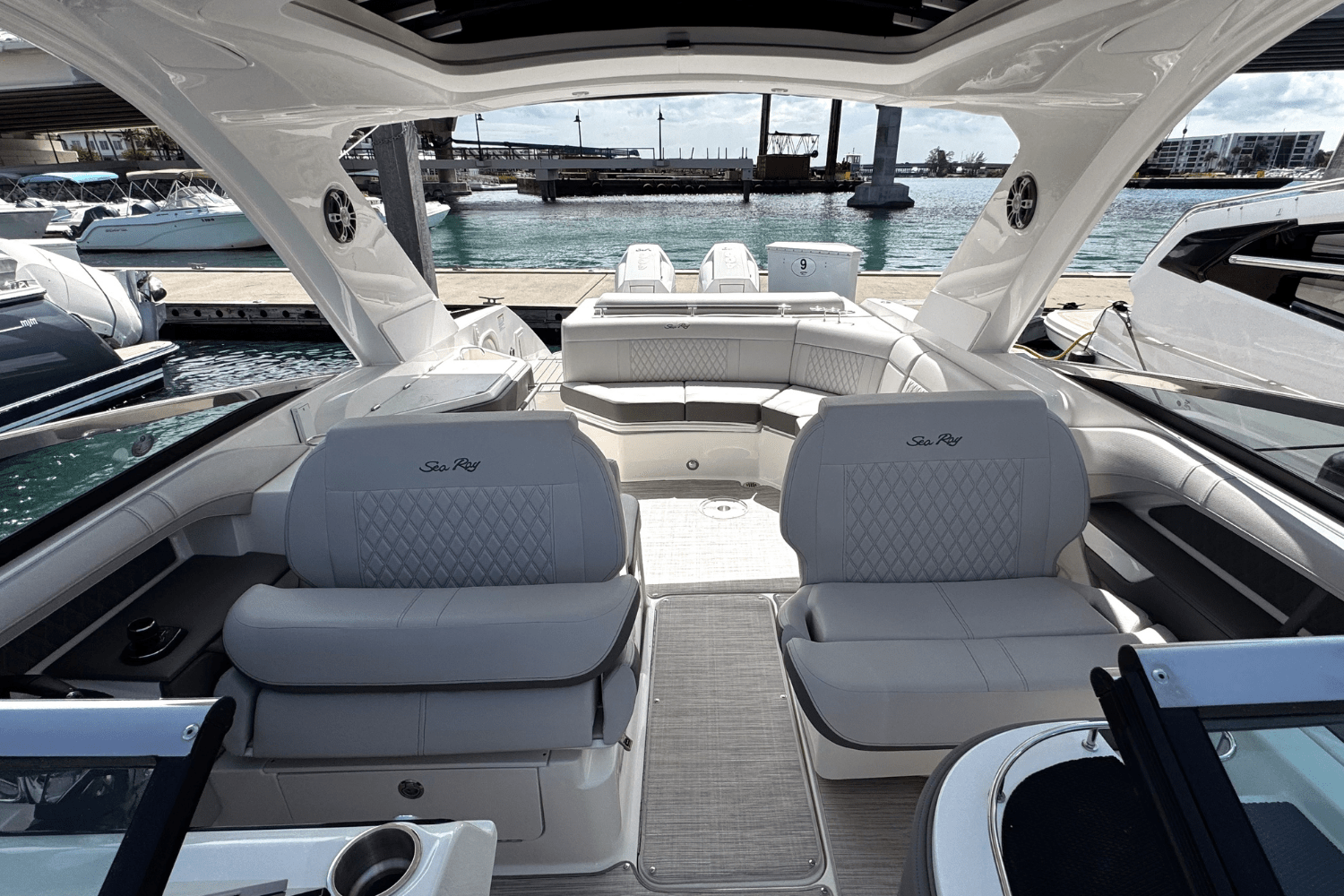 2025 Sea Ray SLX 310 Outboard Image Thumbnail #26