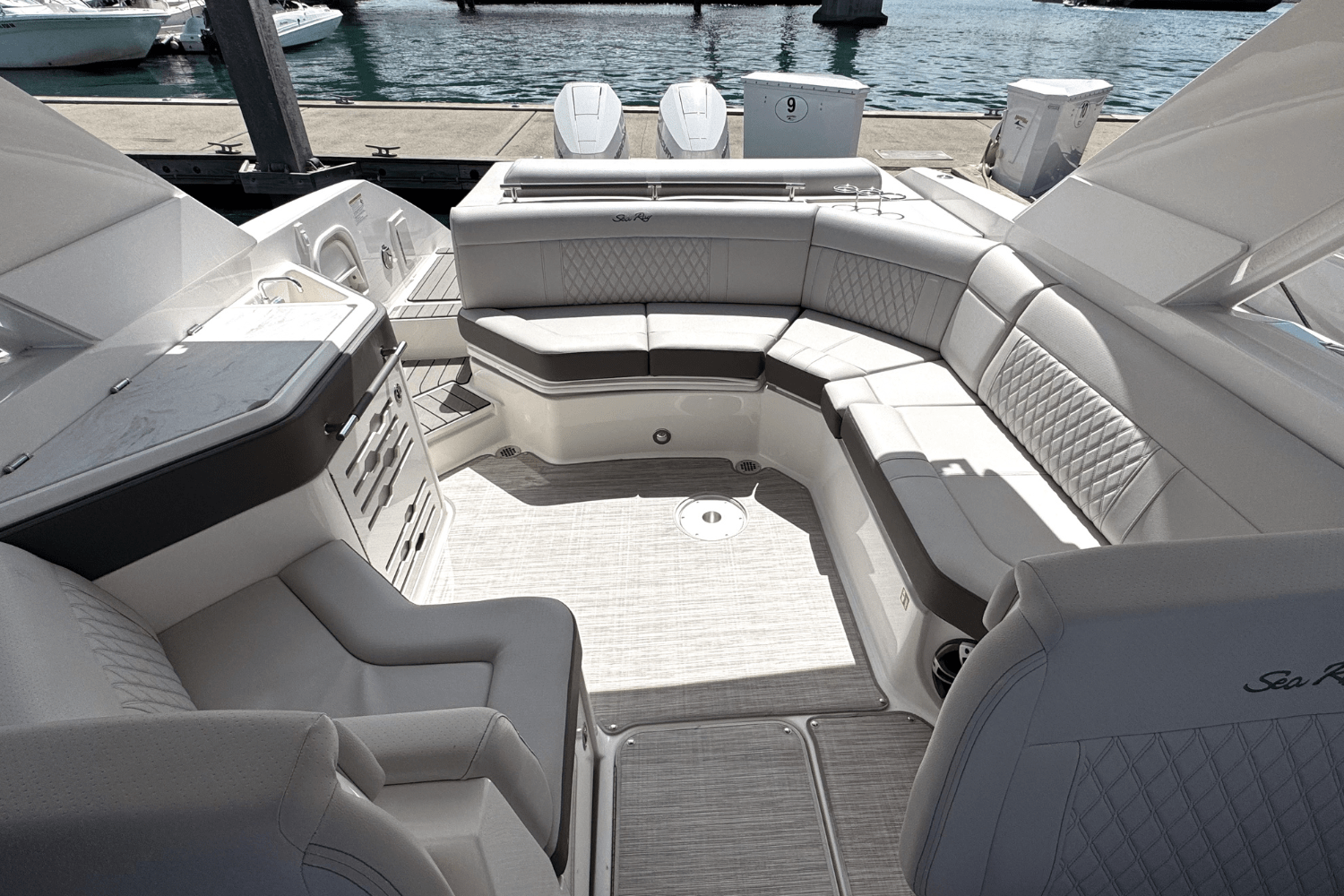 2025 Sea Ray SLX 310 Outboard Image Thumbnail #27