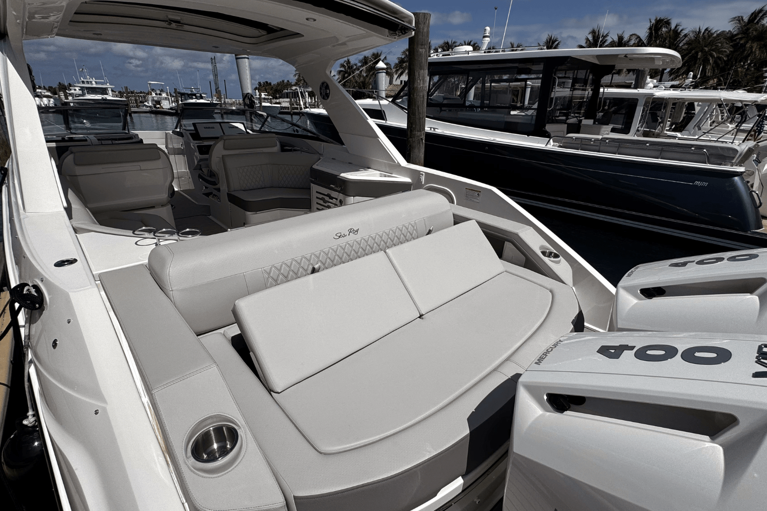2025 Sea Ray SLX 310 Outboard Image Thumbnail #4