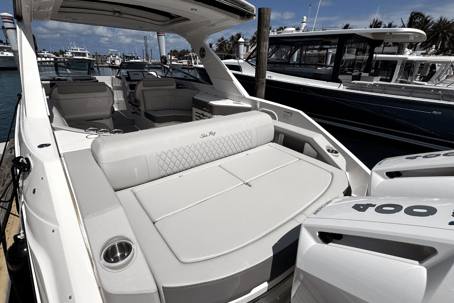 2025 Sea Ray SLX 310 Outboard Image Thumbnail #5