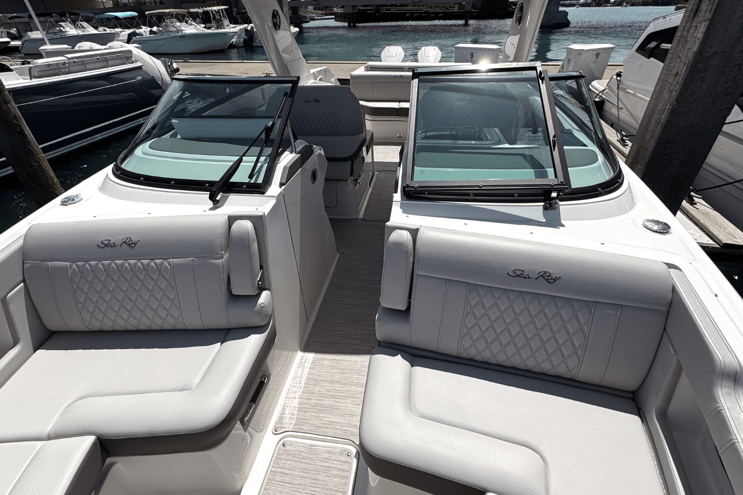 2025 Sea Ray SLX 310 Outboard Image Thumbnail #30