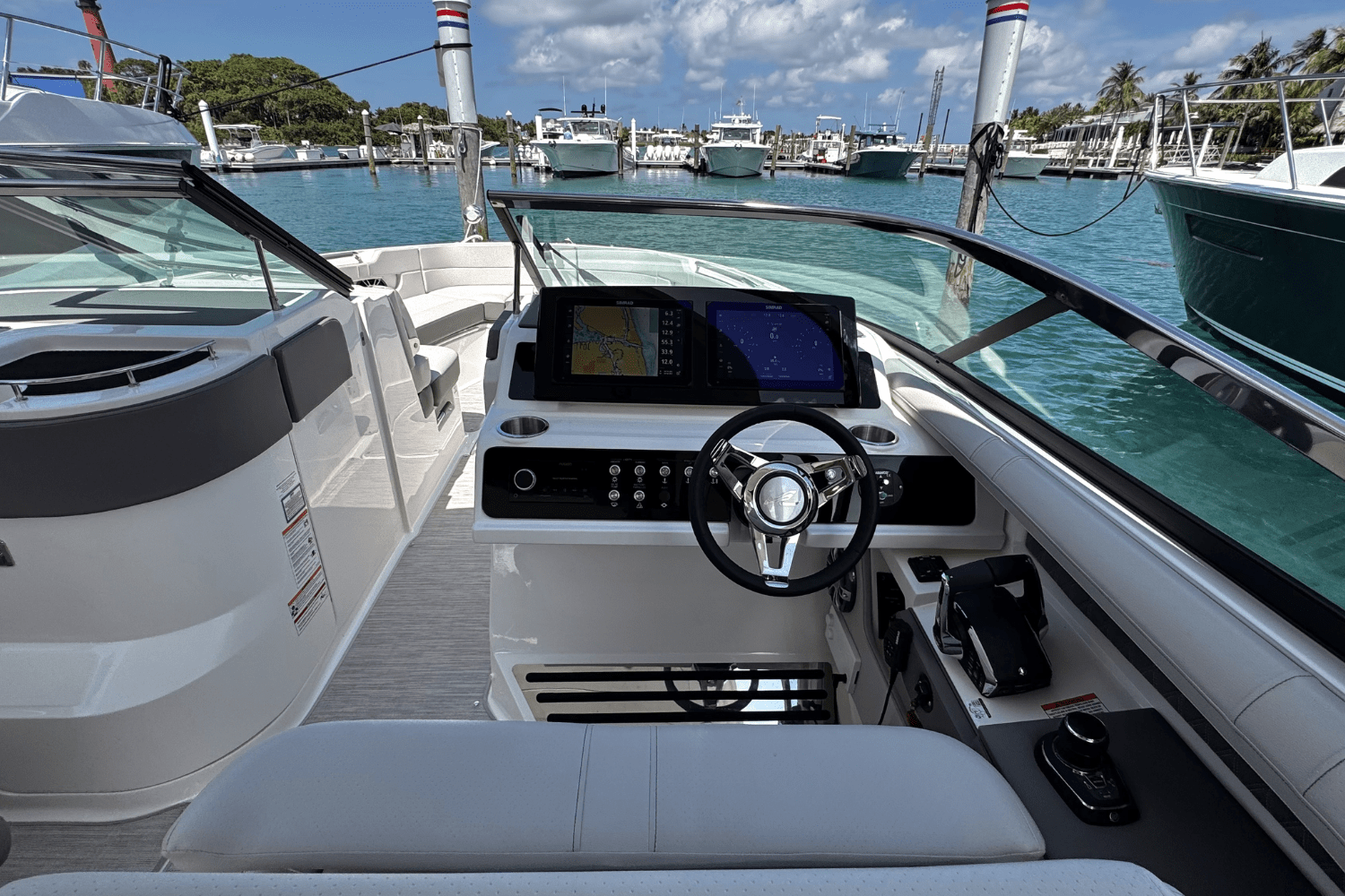 2025 Sea Ray SLX 310 Outboard Image Thumbnail #14