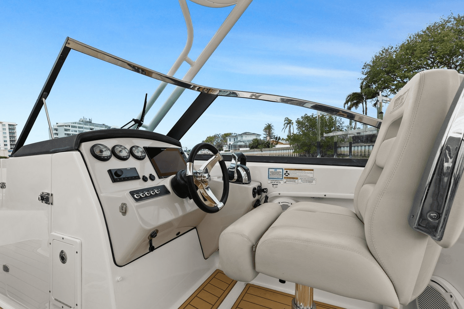 2018 Boston Whaler 270 VANTAGE Image Thumbnail #18