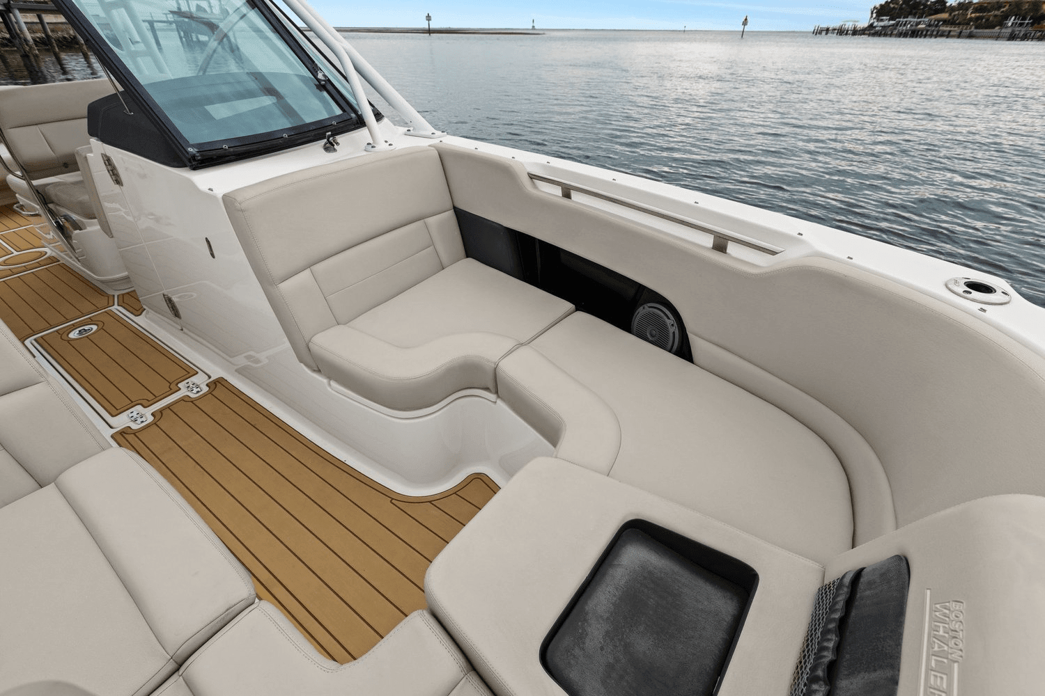 2018 Boston Whaler 270 VANTAGE Image Thumbnail #14
