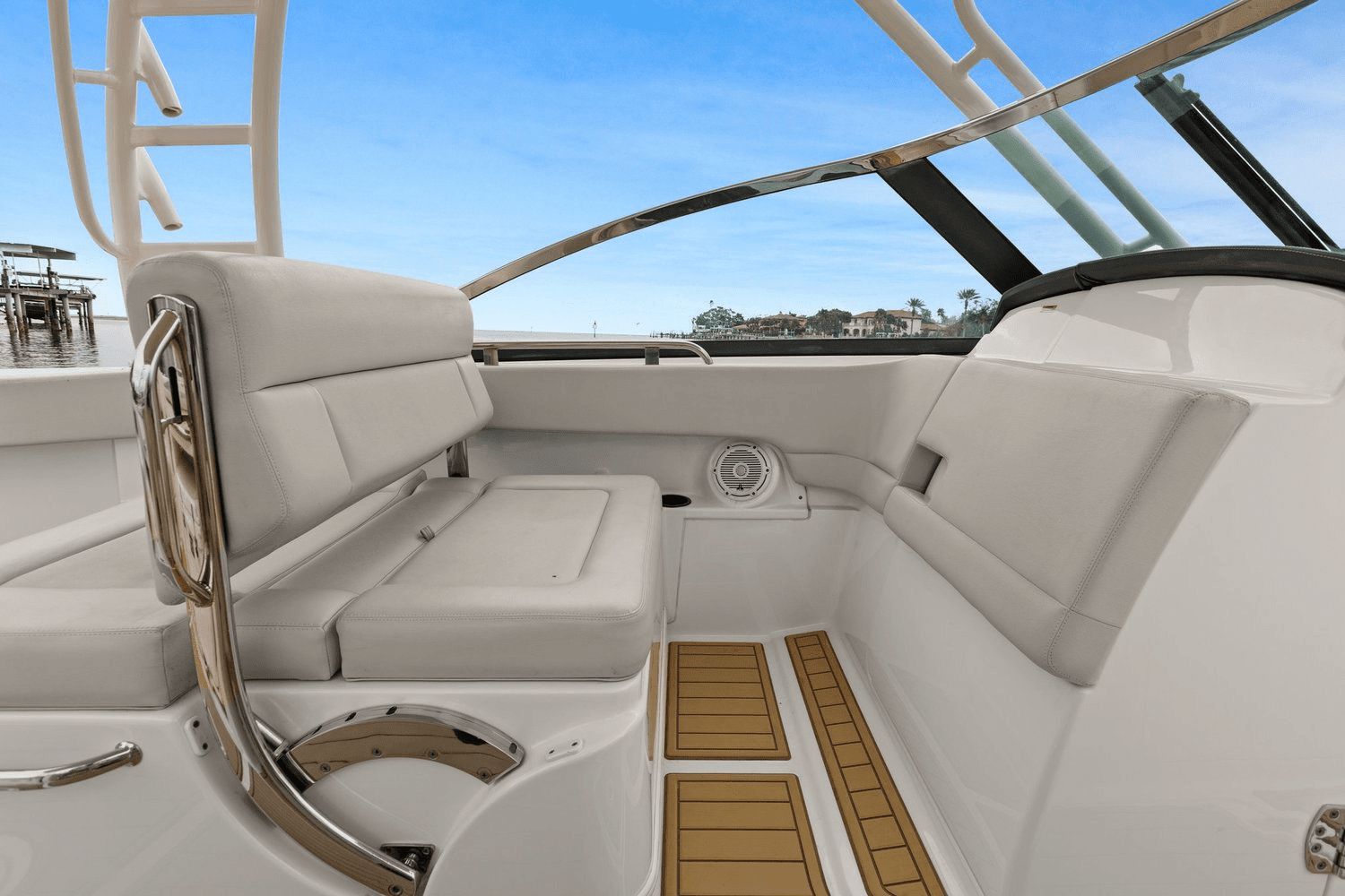 2018 Boston Whaler 270 VANTAGE Image Thumbnail #32