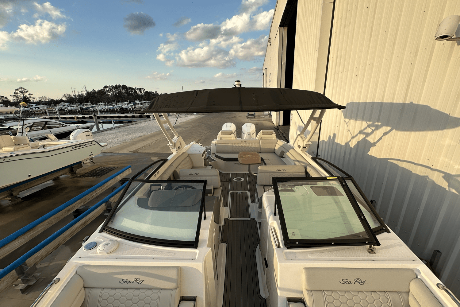 2023 Sea Ray 290 SDX OB Image Thumbnail #13
