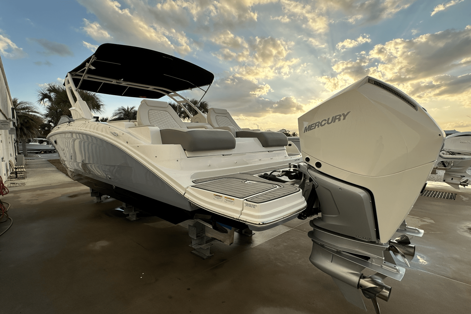 2023 Sea Ray 290 SDX OB Image Thumbnail #16