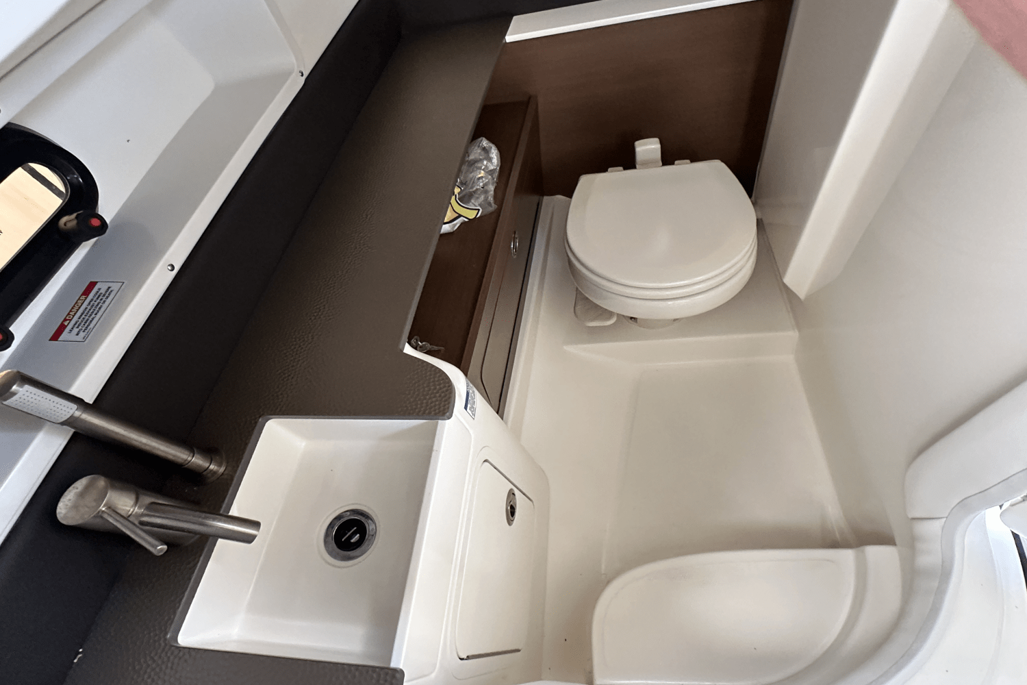 2023 Sea Ray 290 SDX OB Image Thumbnail #17