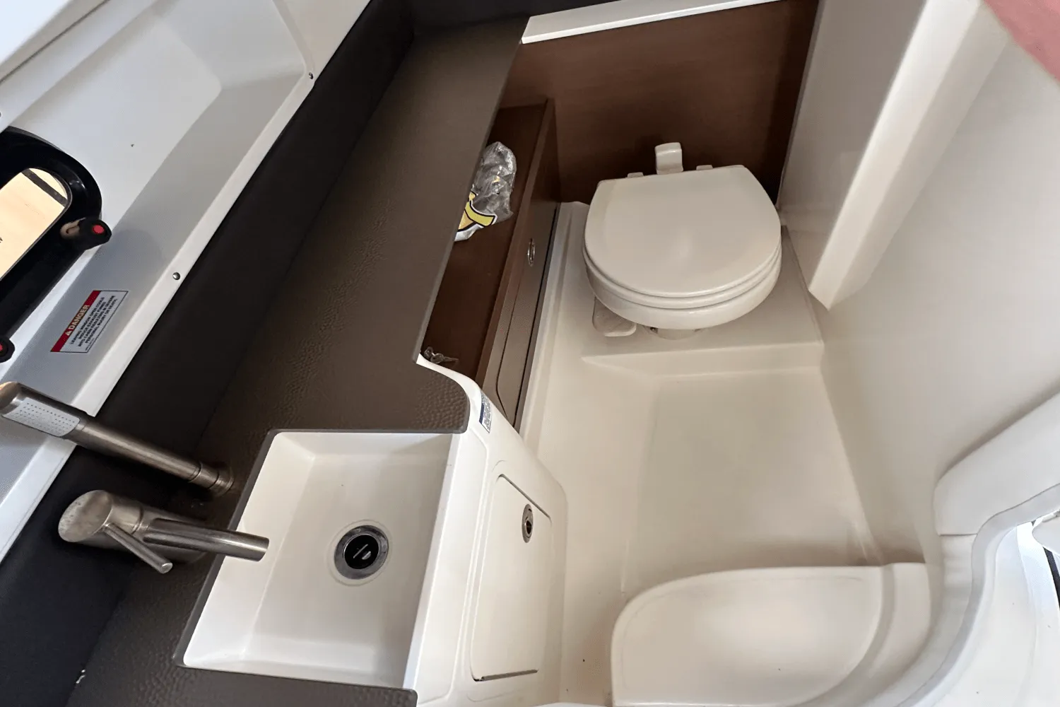 2023 Sea Ray 290 SDX OB Image Thumbnail #17