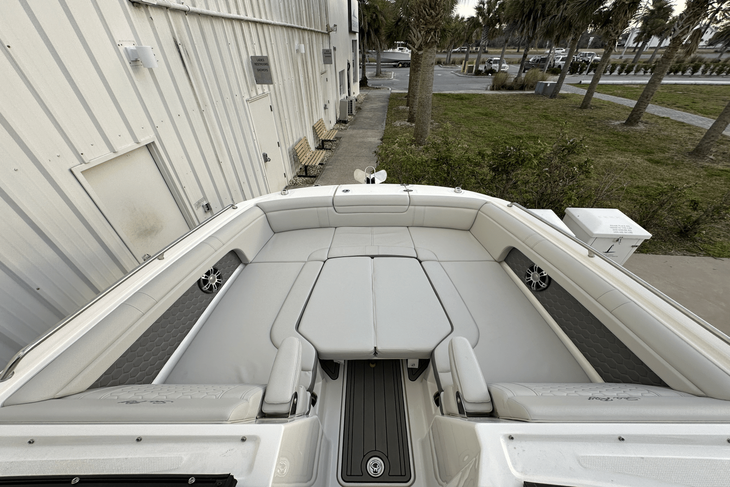 2023 Sea Ray 290 SDX OB Image Thumbnail #14