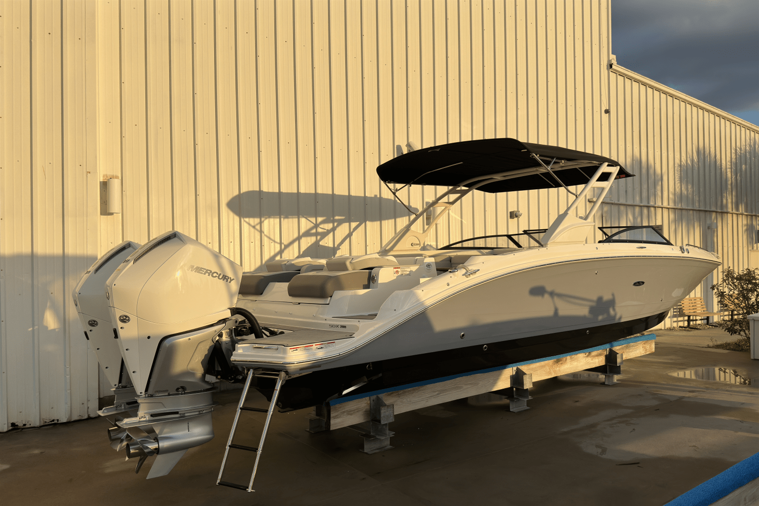 2023 Sea Ray 290 SDX OB Image Thumbnail #29