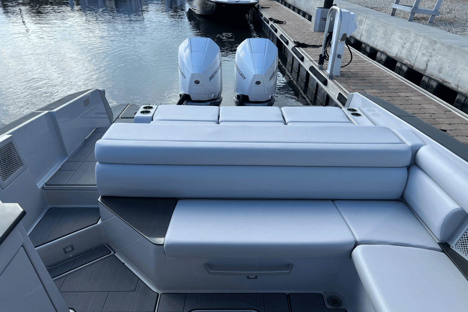 2022 Aviara 32 OUTBOARD Image Thumbnail #5