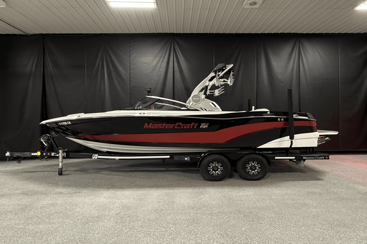 2019 Mastercraft XT23 Image Thumbnail #2