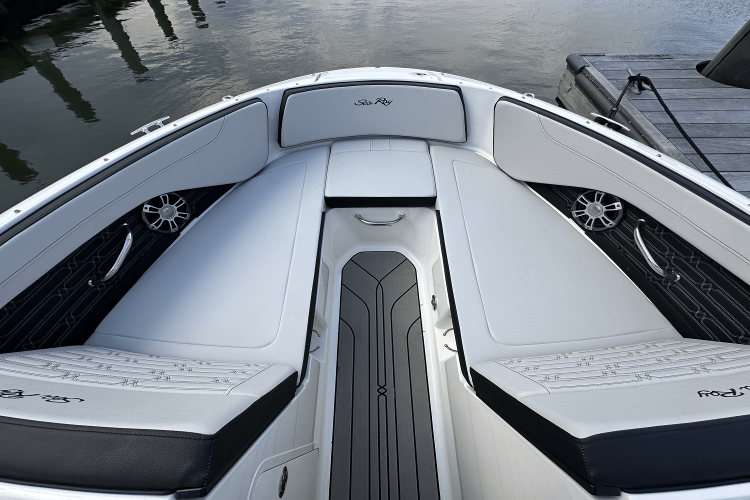 2025 Sea Ray SPX 190 Outboard Image Thumbnail #32