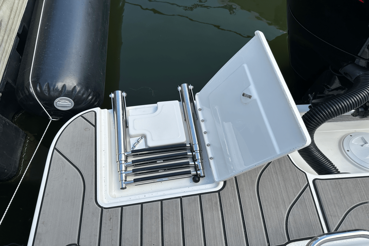 2025 Sea Ray SPX 190 Outboard Image Thumbnail #11