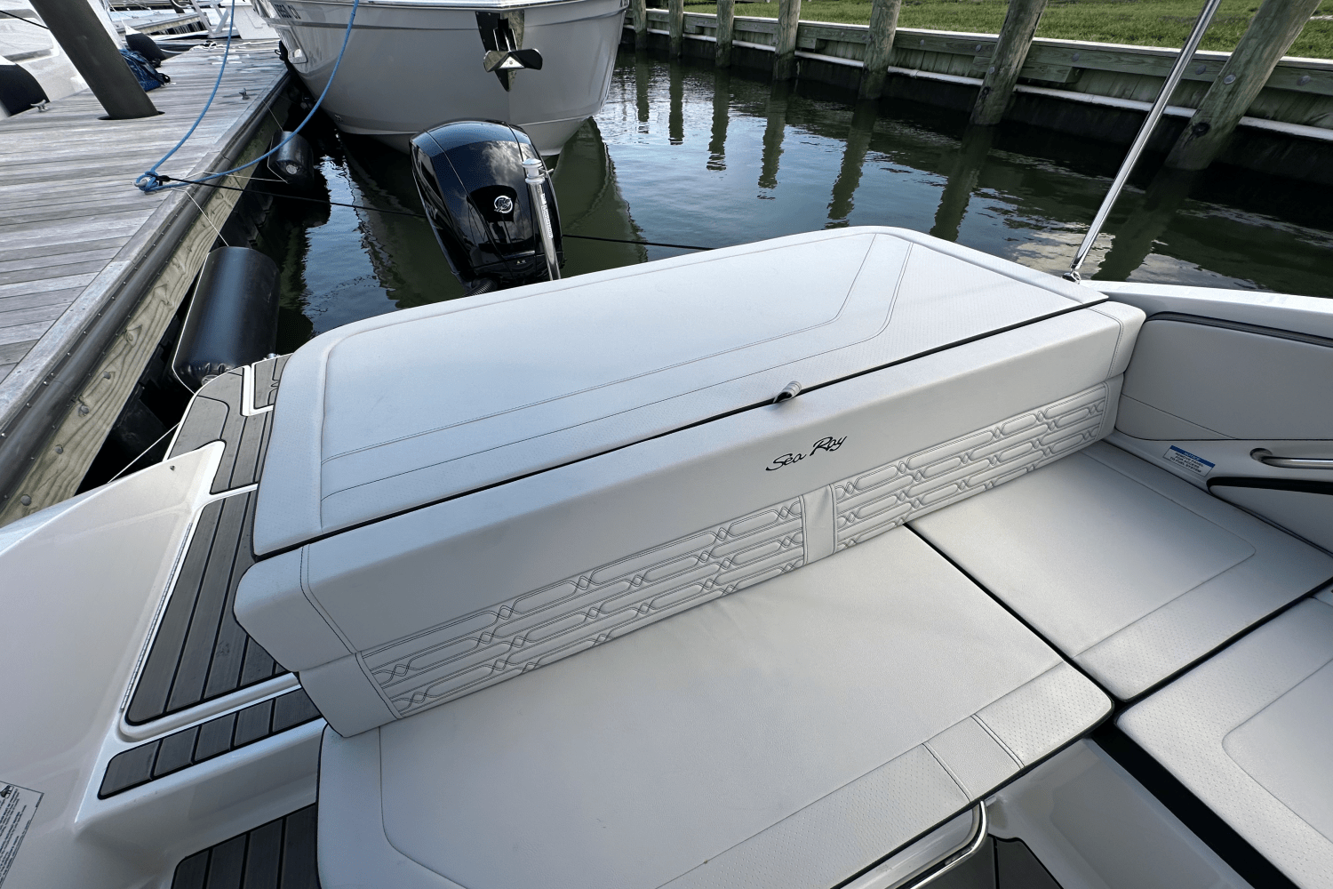 2025 Sea Ray SPX 190 Outboard Image Thumbnail #13