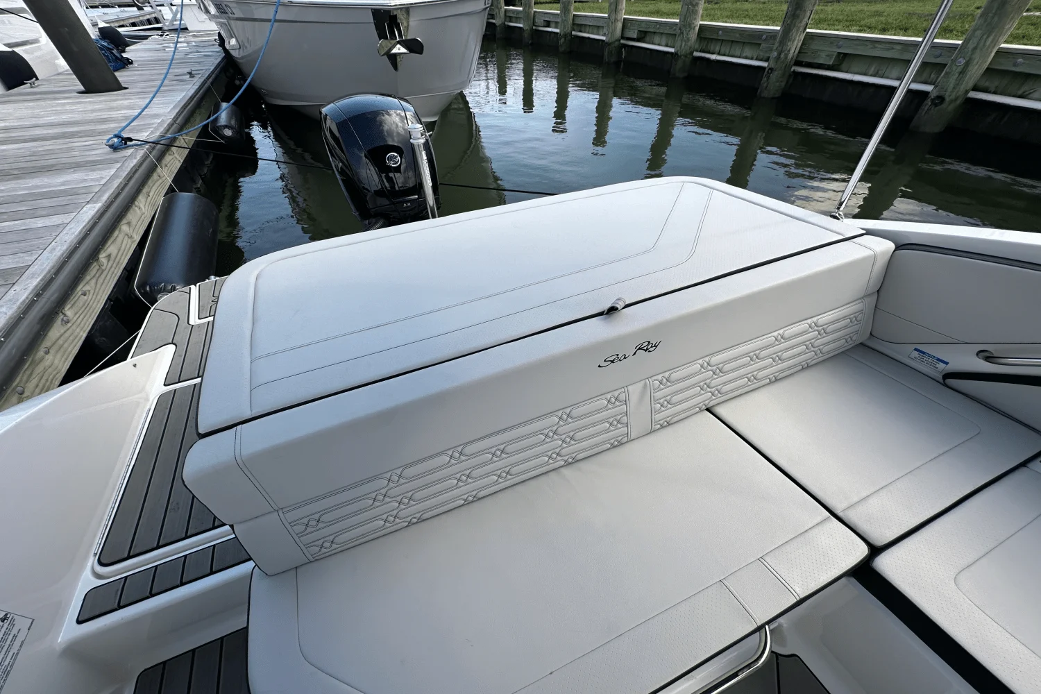 2025 Sea Ray SPX 190 Outboard Image Thumbnail #13
