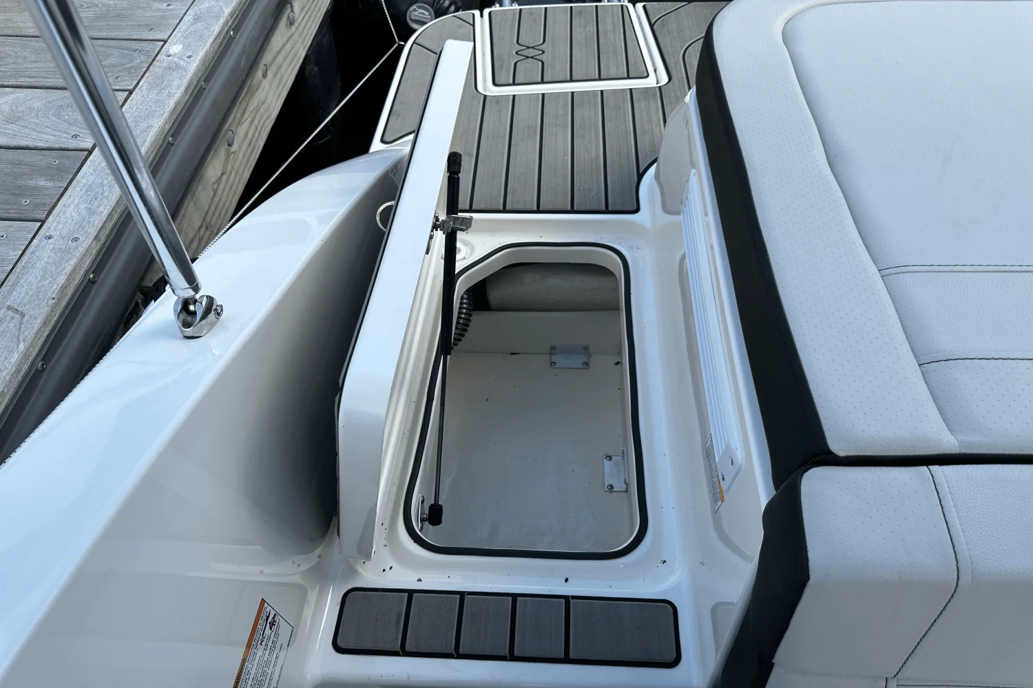 2025 Sea Ray SPX 190 Outboard Image Thumbnail #12