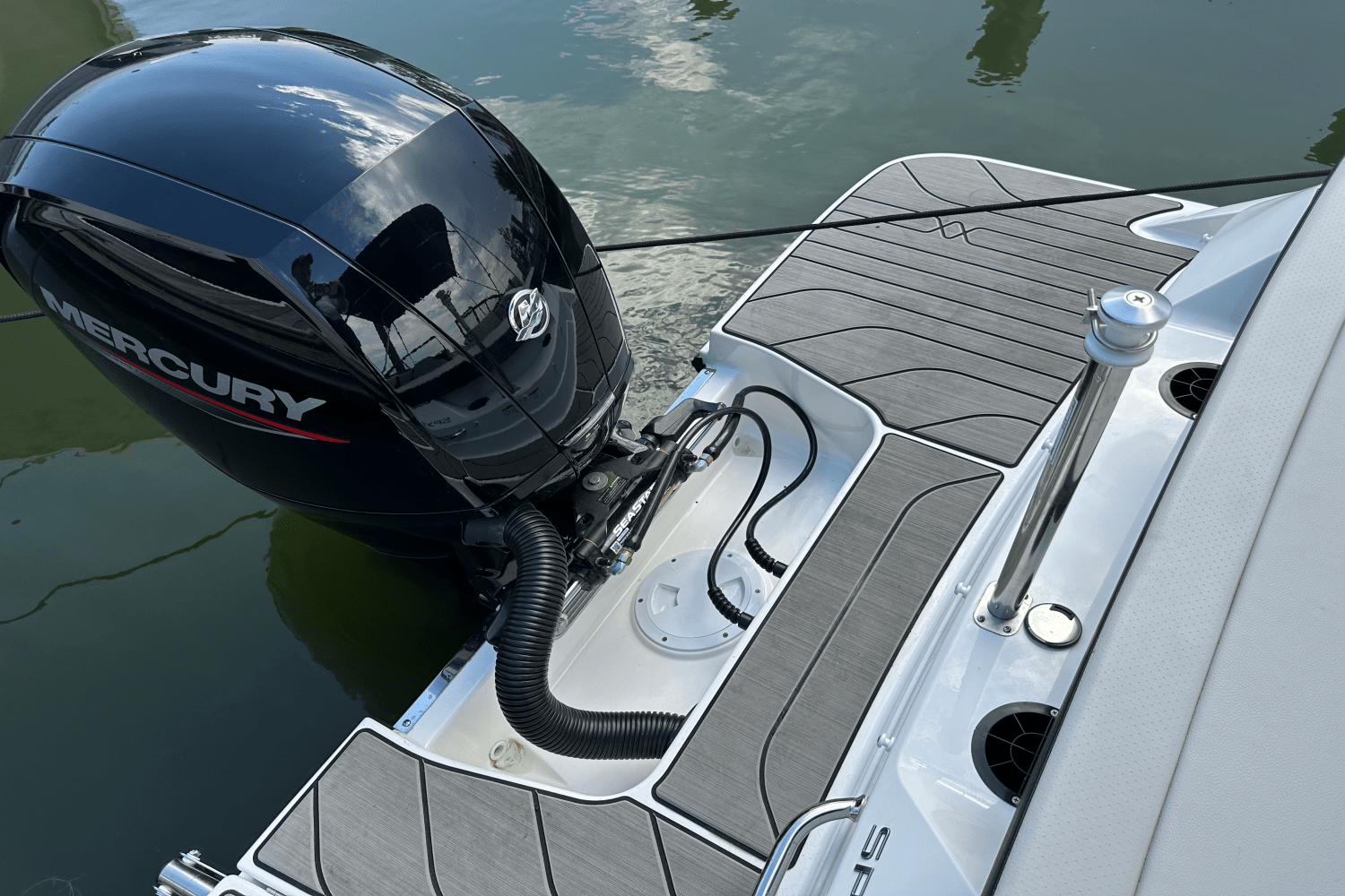 2025 Sea Ray SPX 190 Outboard Image Thumbnail #10