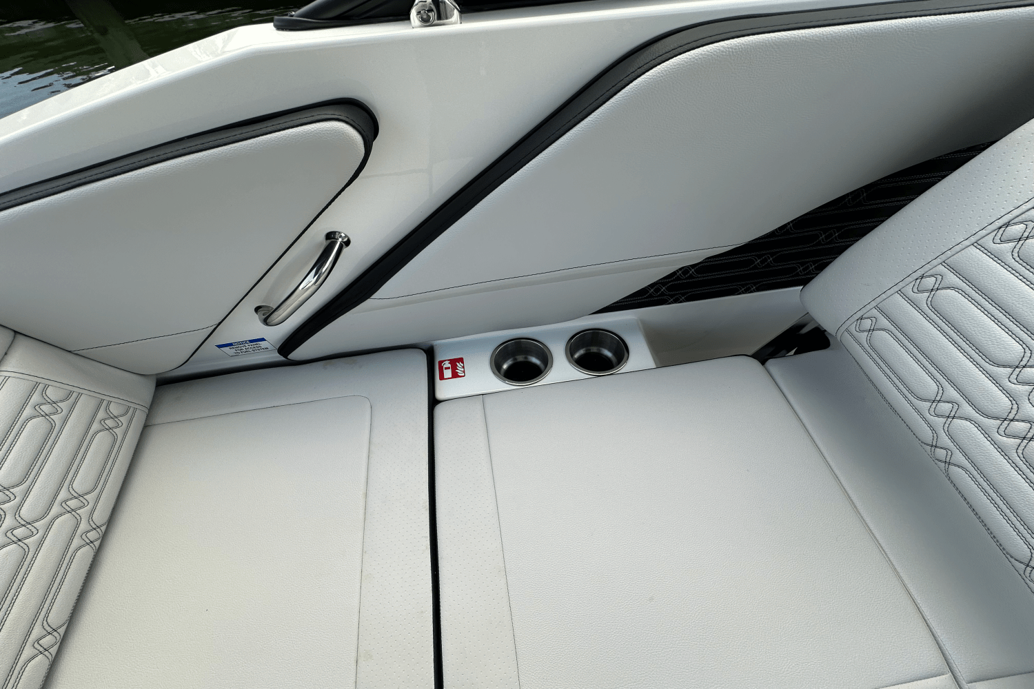 2025 Sea Ray SPX 190 Outboard Image Thumbnail #16