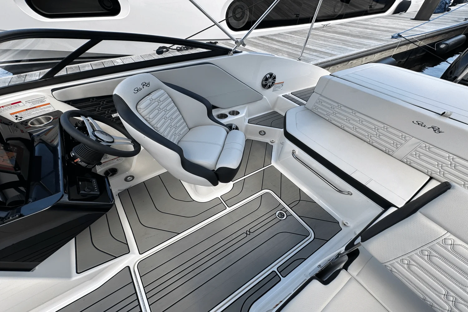 2025 Sea Ray SPX 190 Outboard Image Thumbnail #31