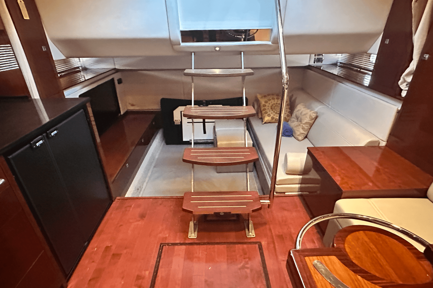 2011 Sea Ray 450 SUNDANCER Image Thumbnail #25