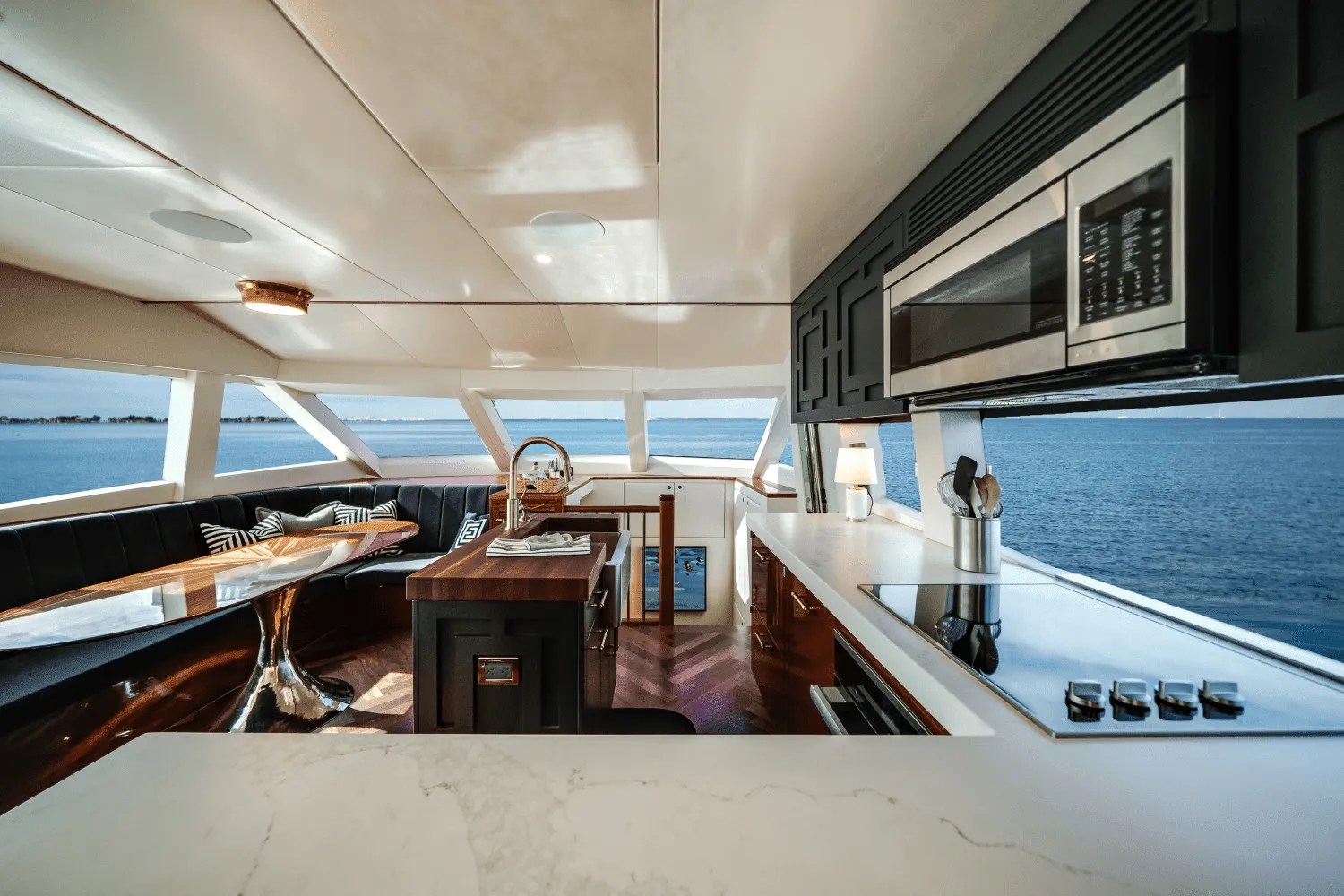 2018 Hatteras 60 MOTOR YACHT Image Thumbnail #18
