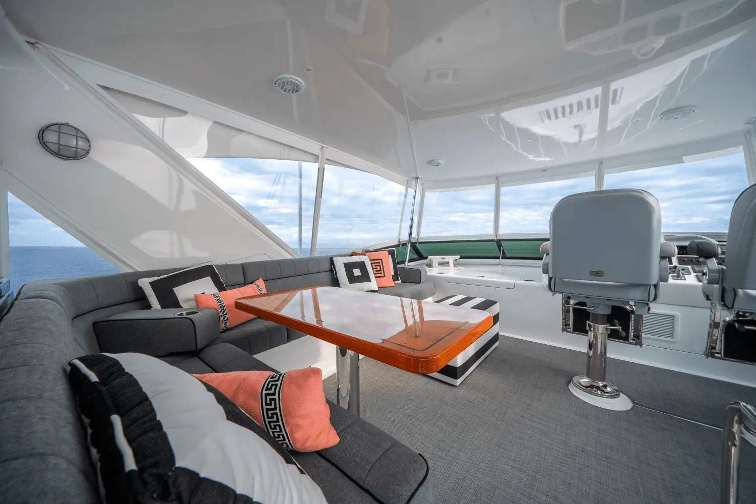 2018 Hatteras 60 MOTOR YACHT Image Thumbnail #54