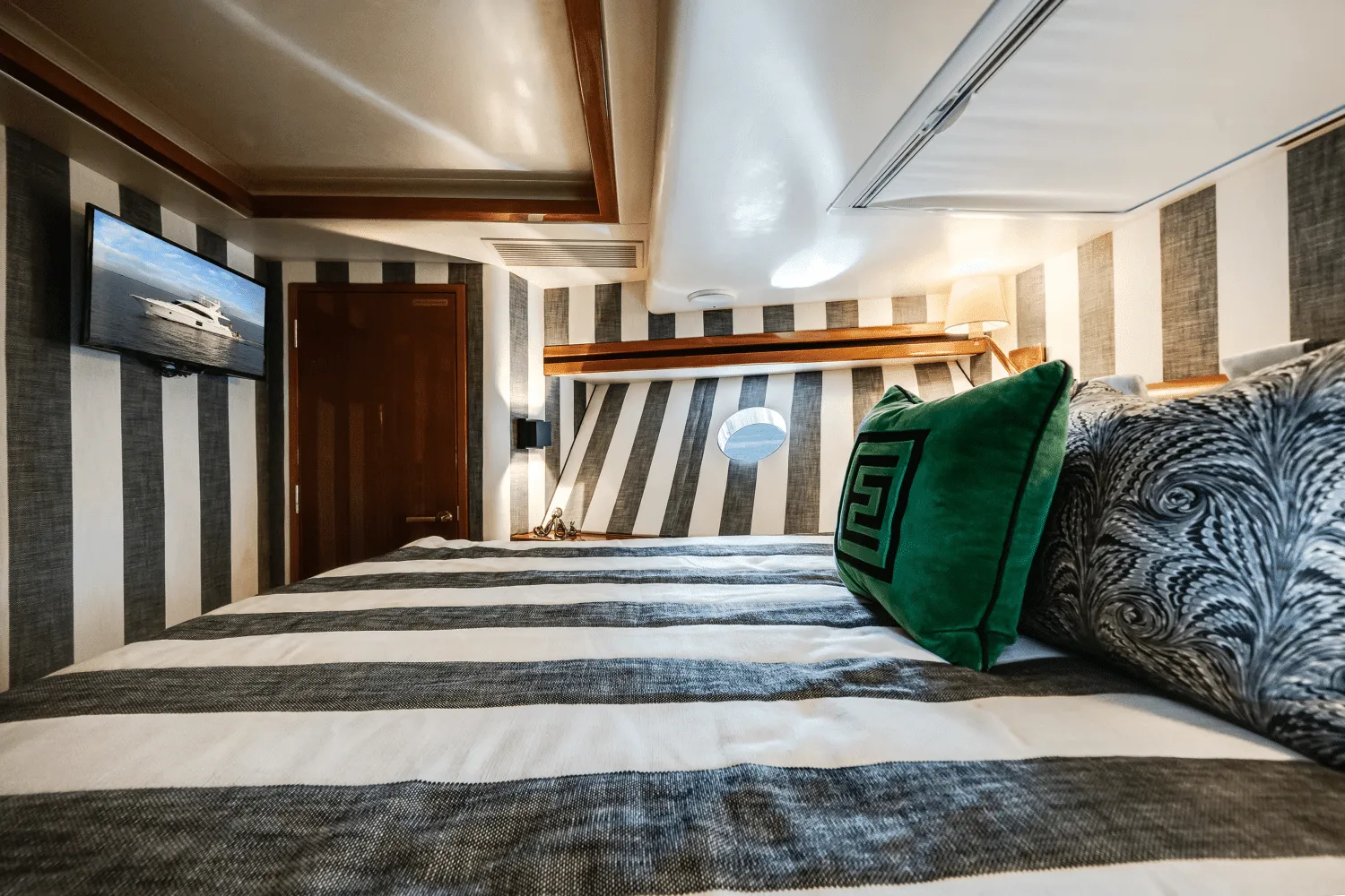 2018 Hatteras 60 MOTOR YACHT Image Thumbnail #49