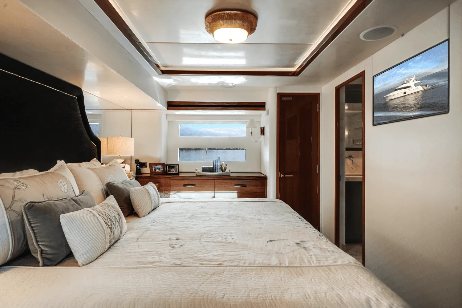 2018 Hatteras 60 MOTOR YACHT Image Thumbnail #33
