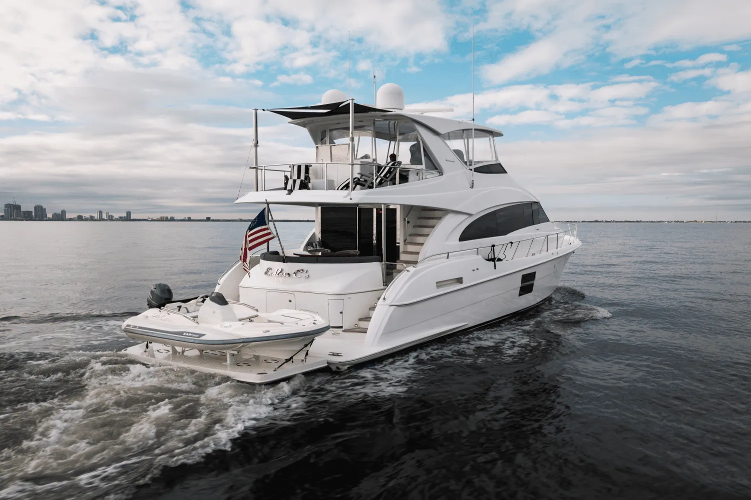 2018 Hatteras 60 MOTOR YACHT Image Thumbnail #5