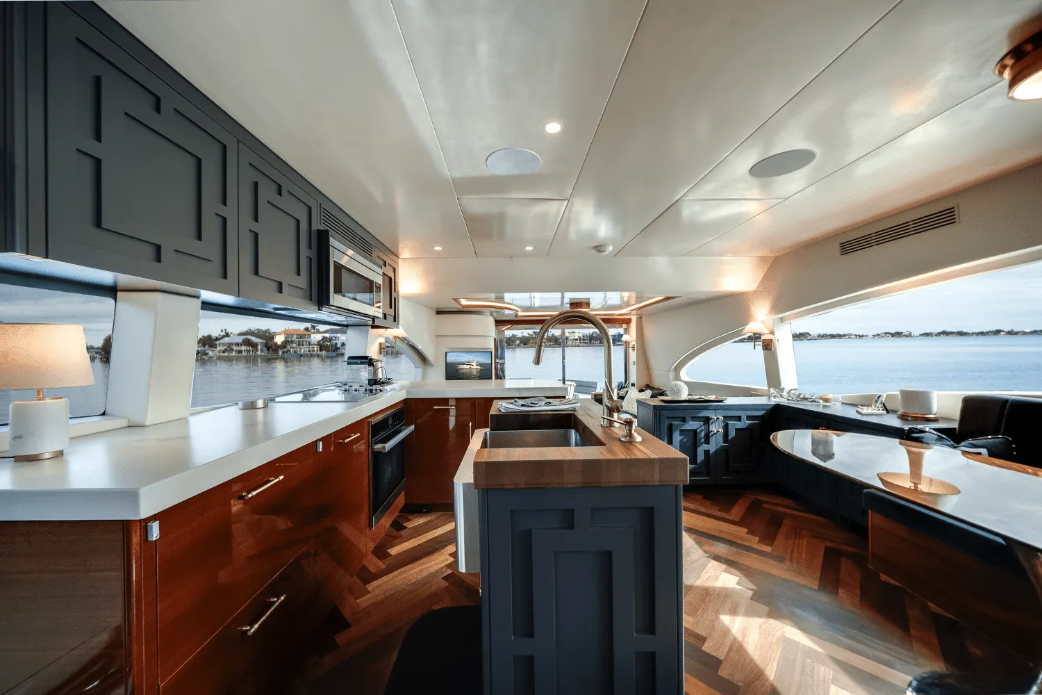 2018 Hatteras 60 MOTOR YACHT Image Thumbnail #24