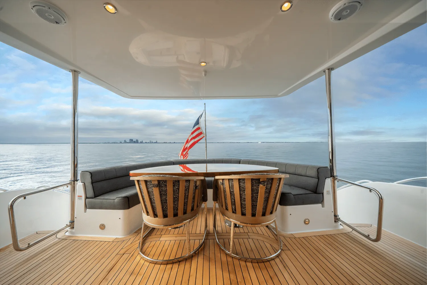 2018 Hatteras 60 MOTOR YACHT Image Thumbnail #13