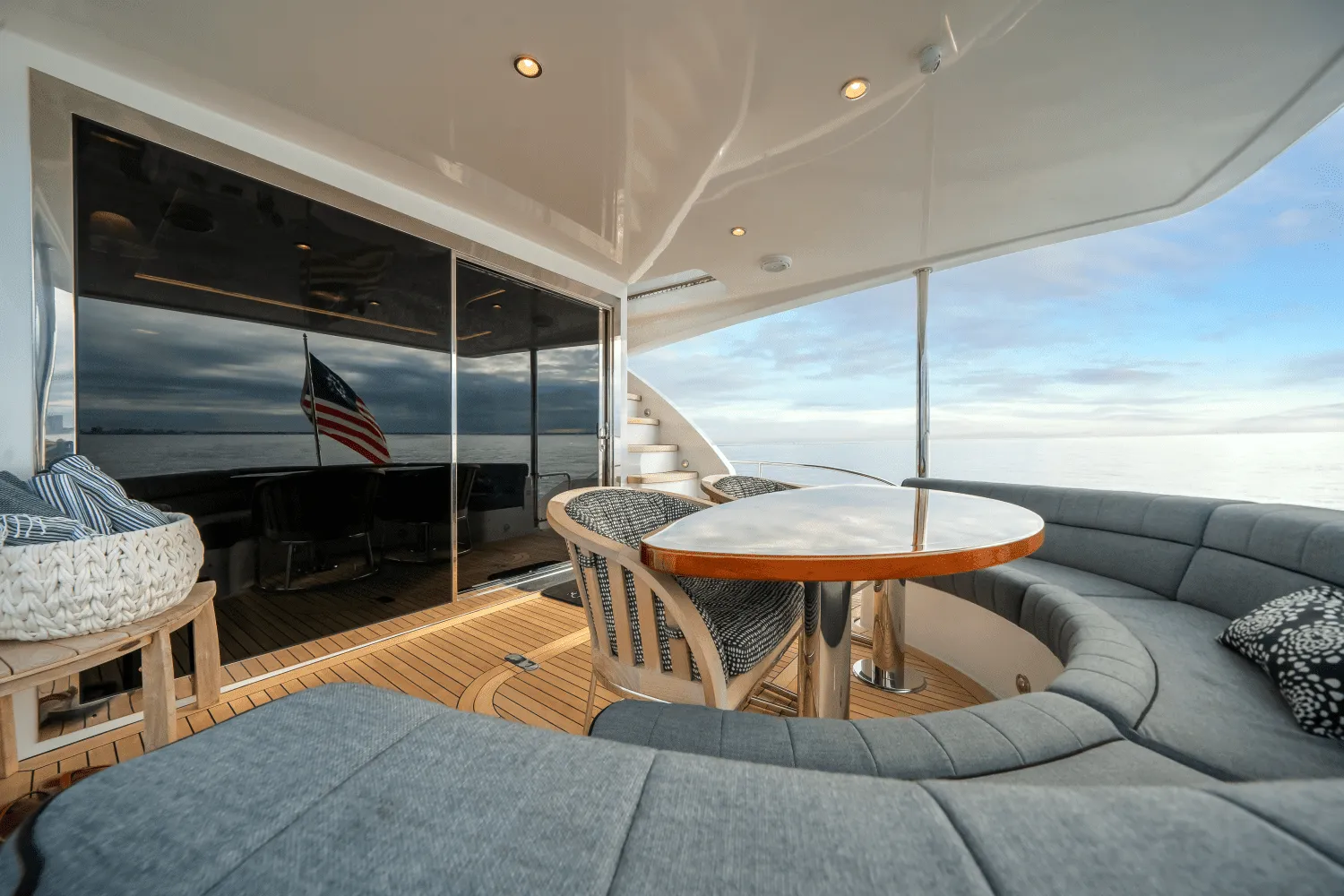 2018 Hatteras 60 MOTOR YACHT Image Thumbnail #10
