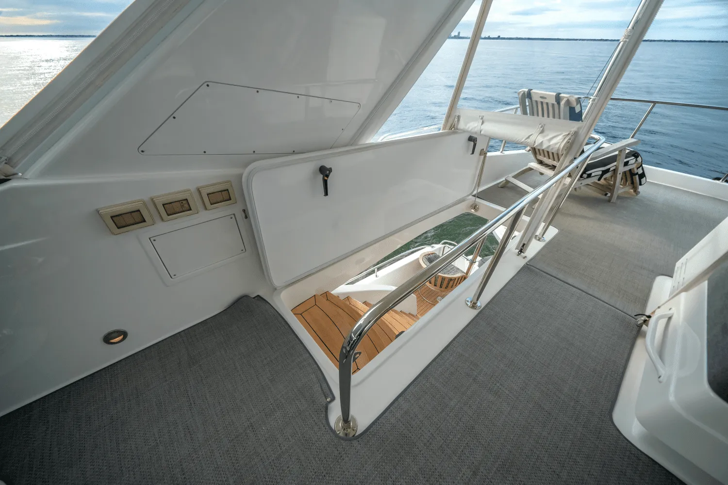 2018 Hatteras 60 MOTOR YACHT Image Thumbnail #50