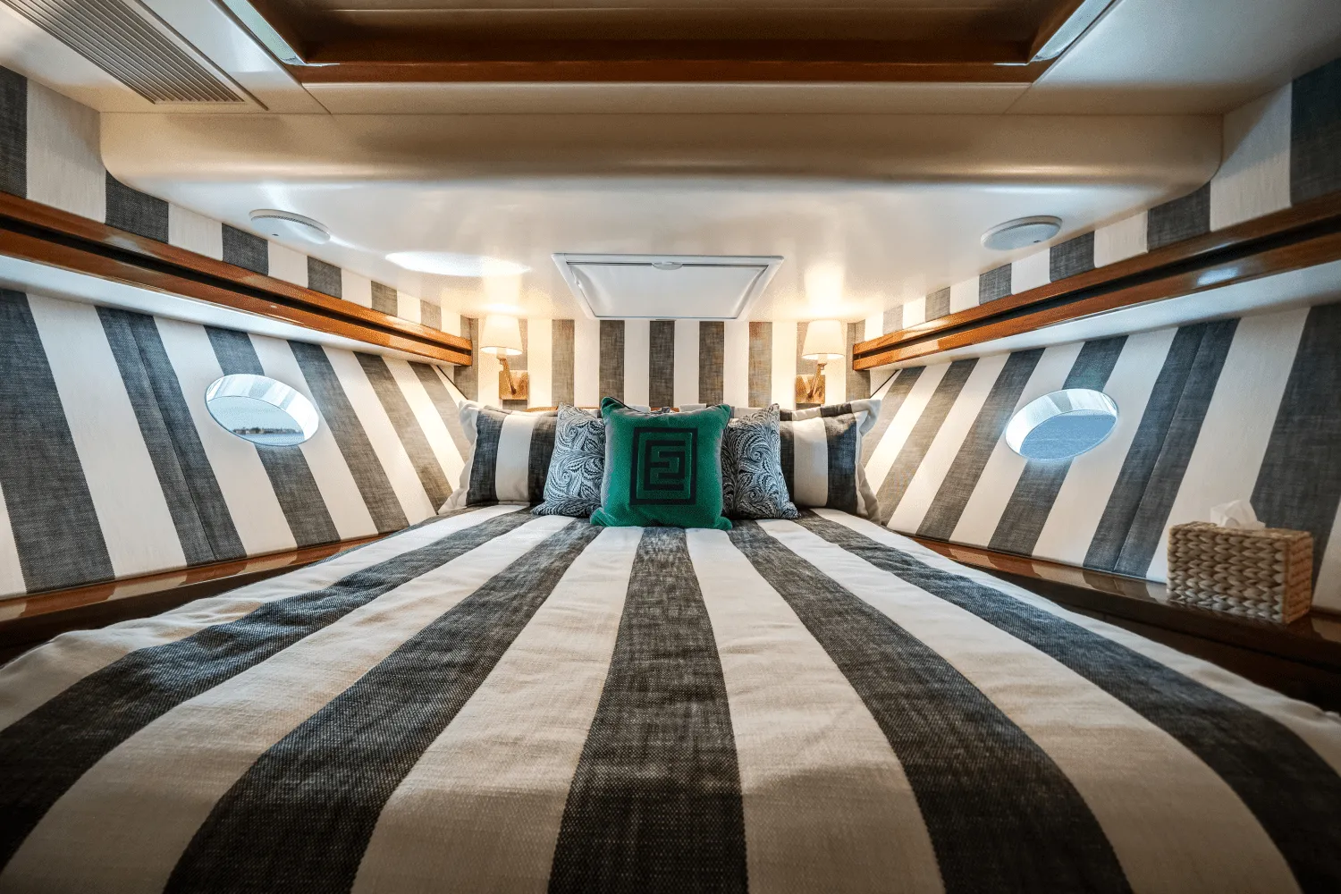 2018 Hatteras 60 MOTOR YACHT Image Thumbnail #47