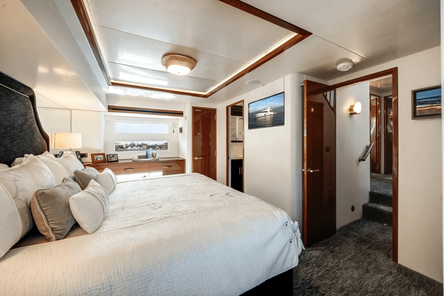 2018 Hatteras 60 MOTOR YACHT Image Thumbnail #34