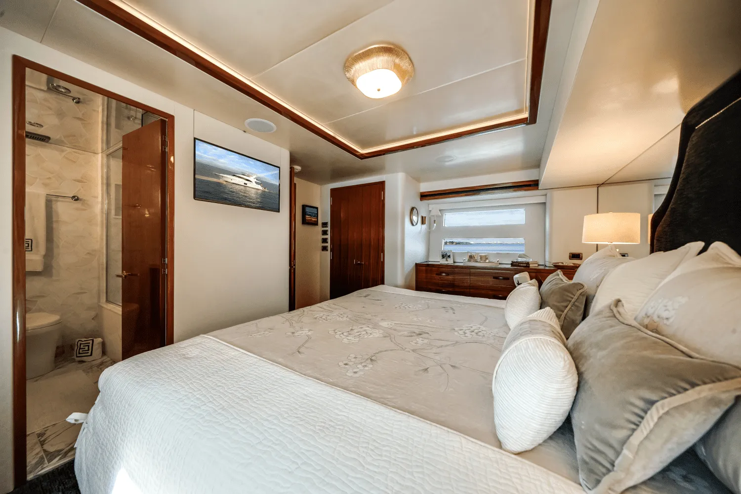 2018 Hatteras 60 MOTOR YACHT Image Thumbnail #36