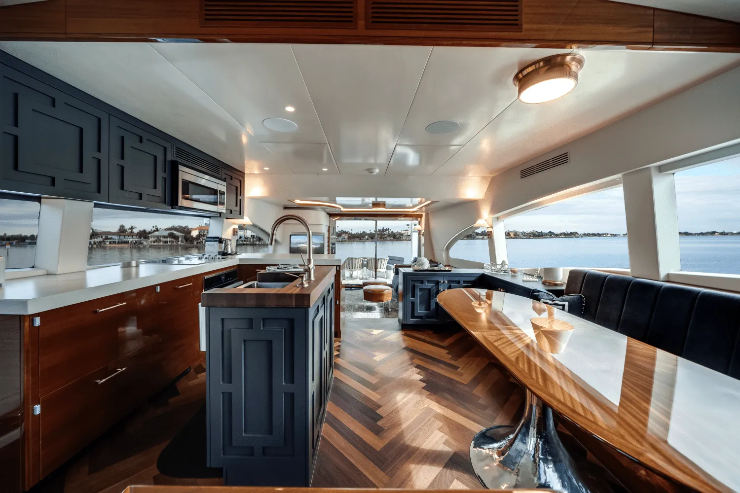 2018 Hatteras 60 MOTOR YACHT Image Thumbnail #27
