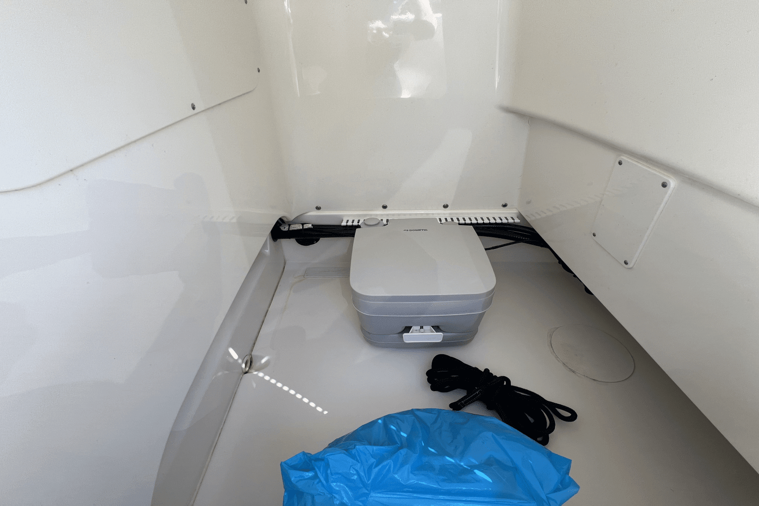 2019 Boston Whaler 210 DAUNTLESS Image Thumbnail #11