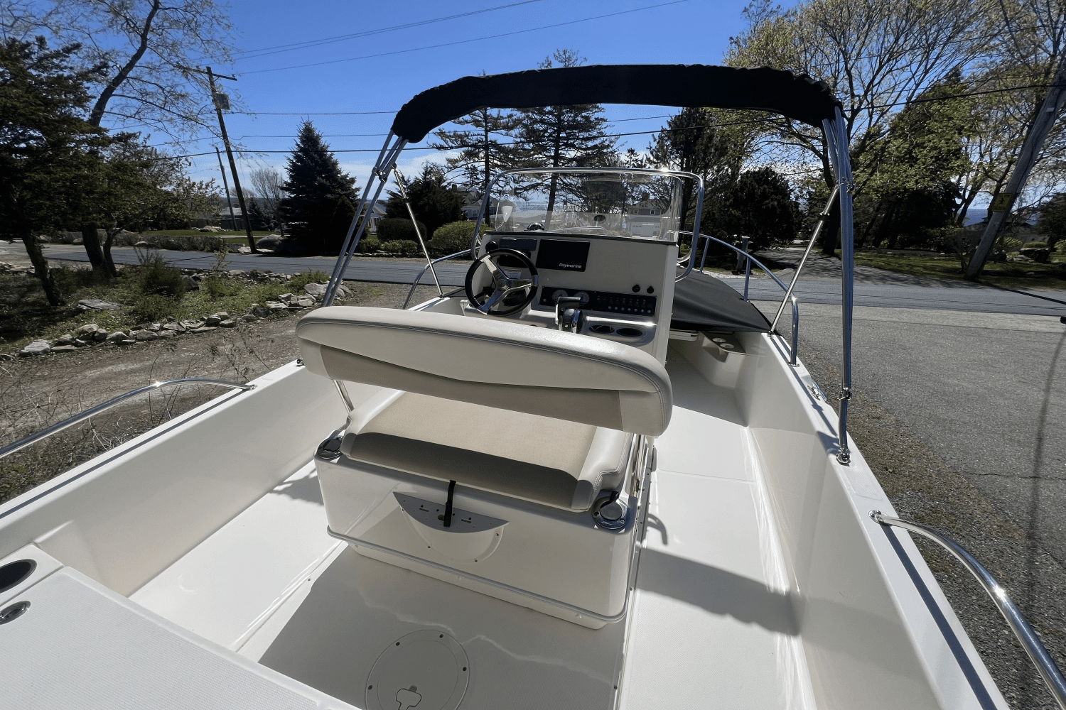 2019 Boston Whaler 210 DAUNTLESS Image Thumbnail #6