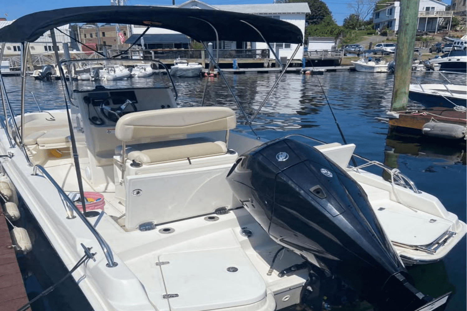 2019 Boston Whaler 210 DAUNTLESS Image Thumbnail #2