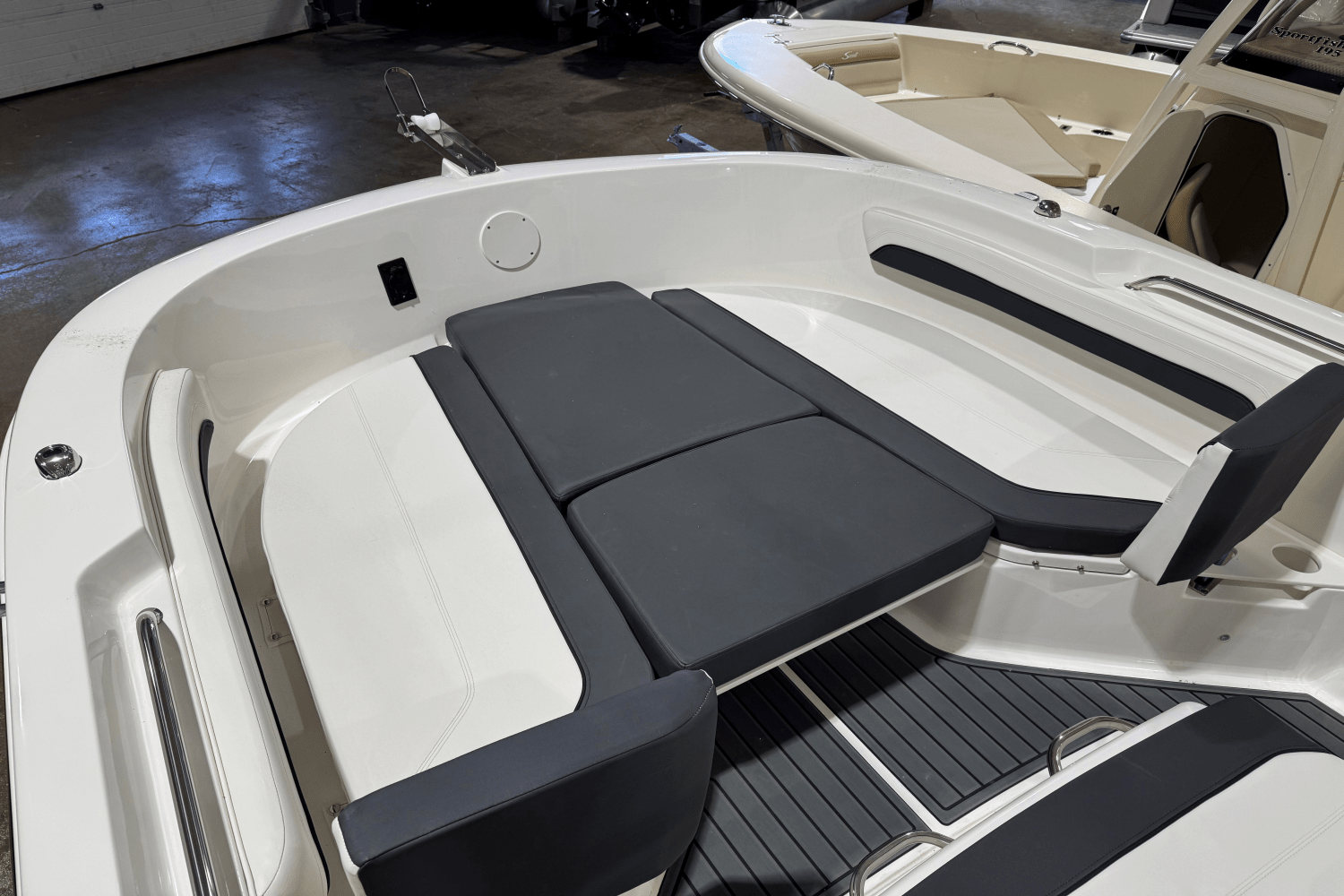 2025 Trophy CC22 Image Thumbnail #1