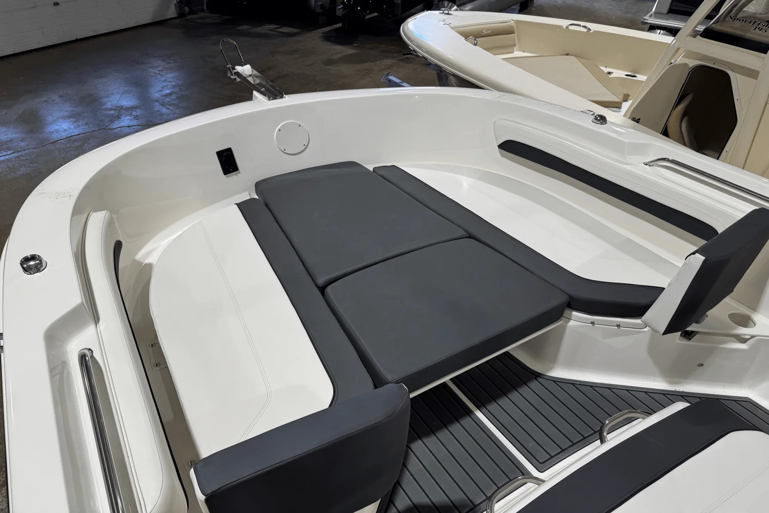 2025 Trophy CC22 Image Thumbnail #1