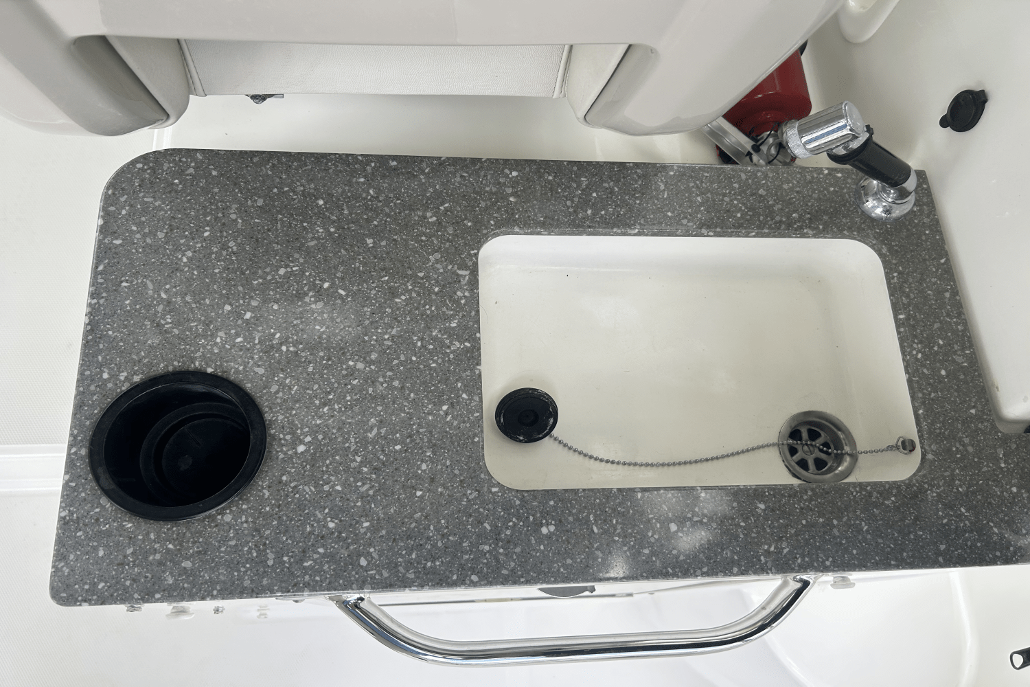 2018 Boston Whaler 285 Conquest Image Thumbnail #9